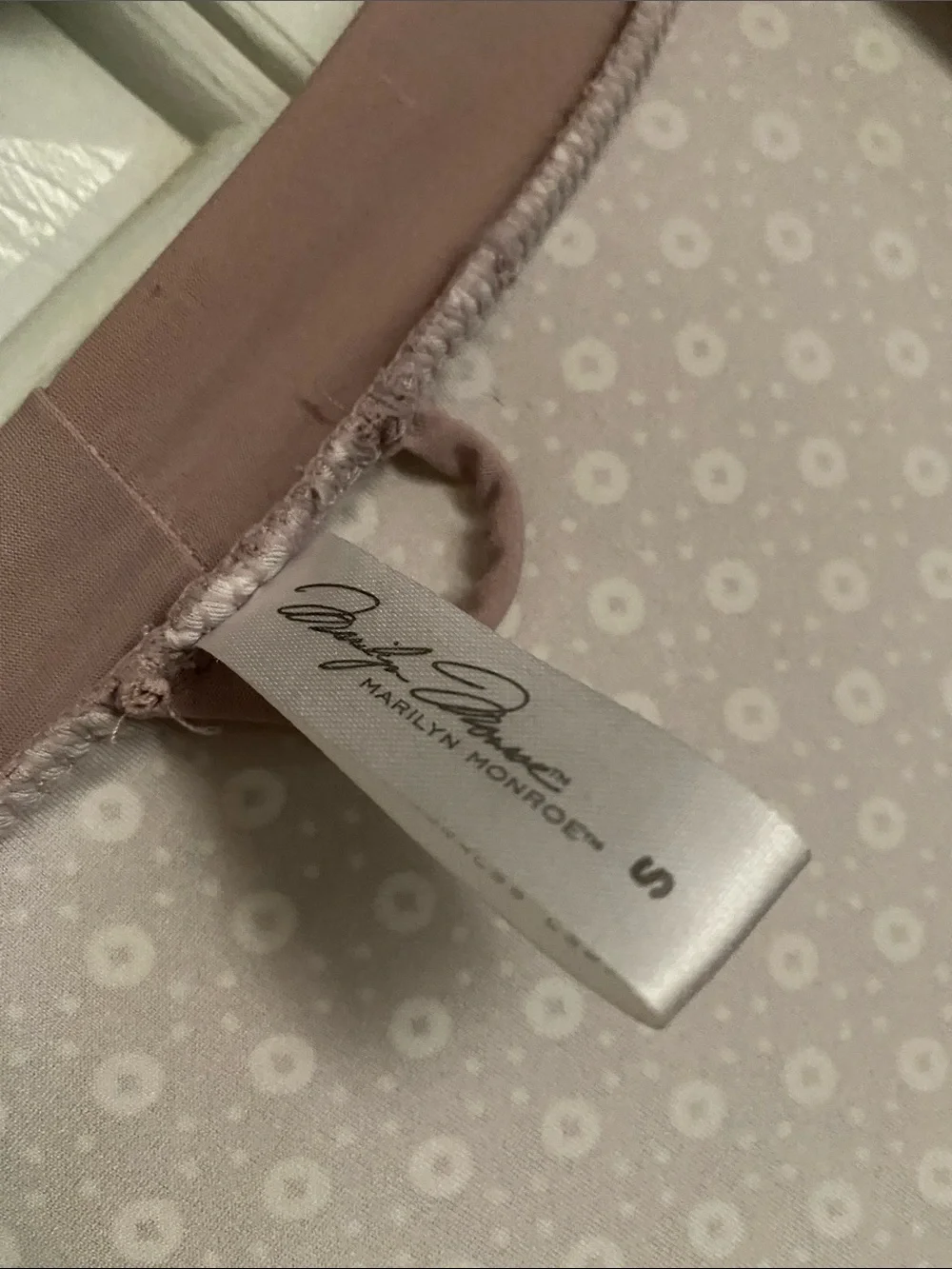 SALE!!! Marilyn Monroe Dusty Mauve Polka-Dot Nightdress & Robe Set - Picture 2 of 5